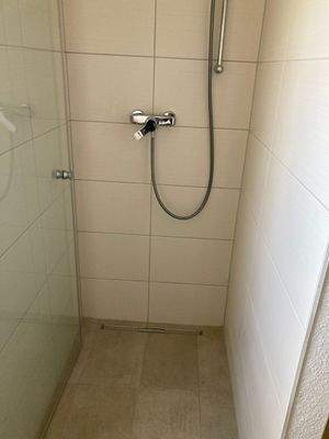 13. Haus 35 1. OG  Dusche