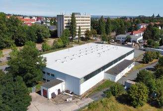 Halle Büroeingang.jpg