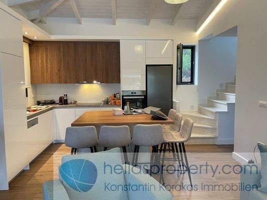 VILLA IN MEGANISI ERSTBEZUG 630 T (22)