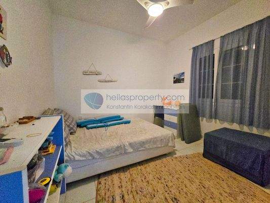 72c72570340e45d19c0c88fe5bd2a09f-original