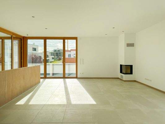 Lichtdurchflutetes Wohnzimmer