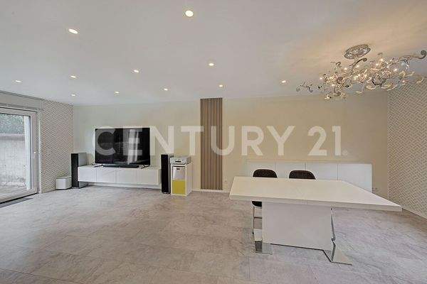 EG offener Wohn- & Küchenbereich mit Zugang zum Garten