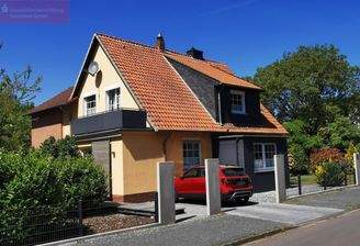 Straßenseite / Anbau