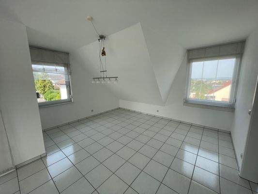 Haus-Linden-Leihgestern-Essbereich DG.JPG