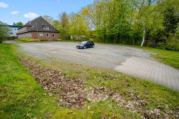 Lange als Parkplatz genutzte Grundstücksfläche