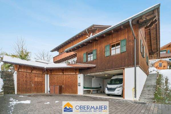 20_Außenansicht_Garage_und_Einliegerwohnung