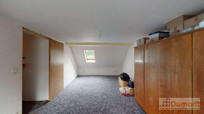 Zimmer DG Mitteleingang