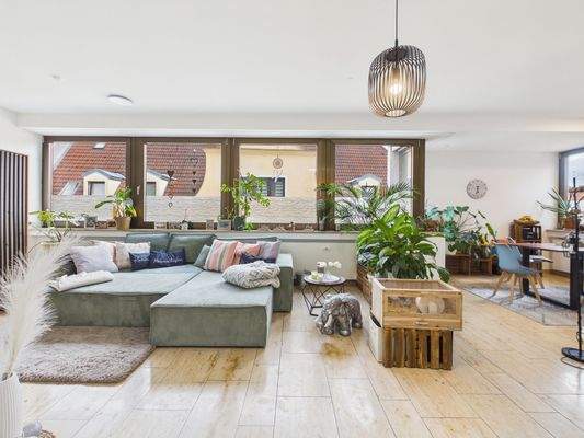 Großer Wohn- und Essbereich