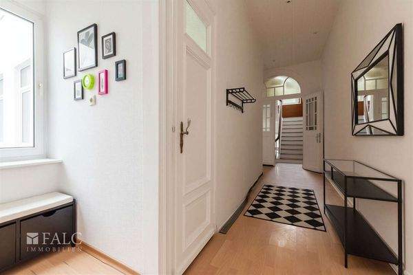 Wohnungsflur 2 - (KI generiert)