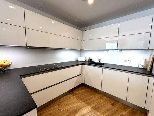 Hochwertige Einbauküche