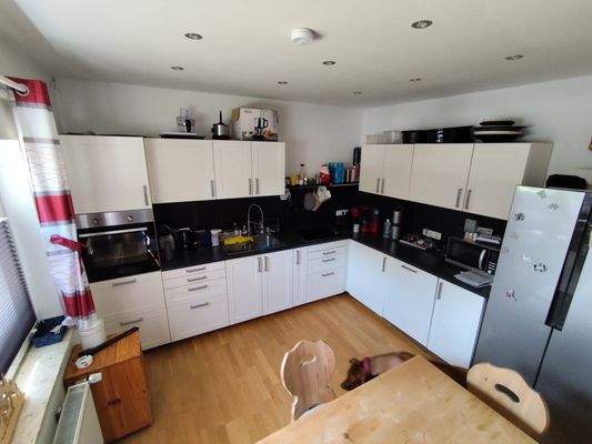 Einbauküche, Sitzmöglichkeit, 2 Fenster(2)