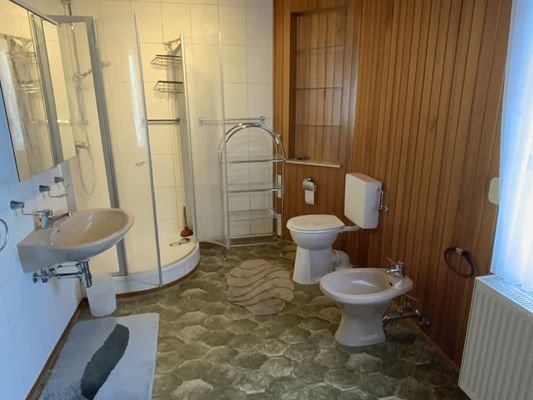 Großzügiges Bad im Obergeschoss