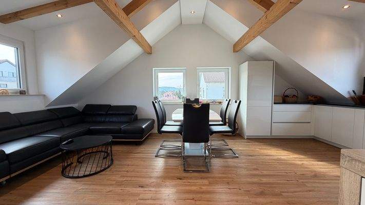 Wohn- und Essbereich DG