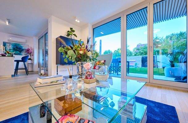 Wohnen mit Blick zur Terrasse