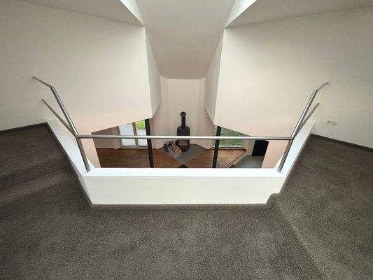 Blick Galerie zum Wohnbereich