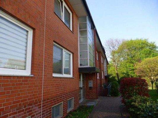 Eingangsansicht im Sommer