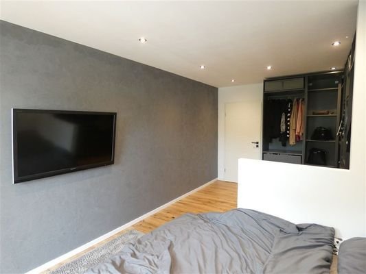 Schlafzimmer mit Ankleide