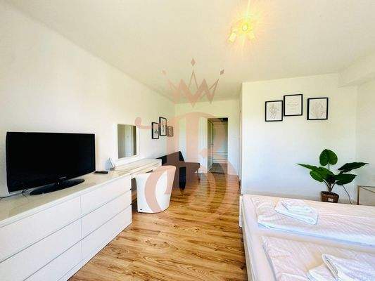 Zimmer mit Balkon & Bad