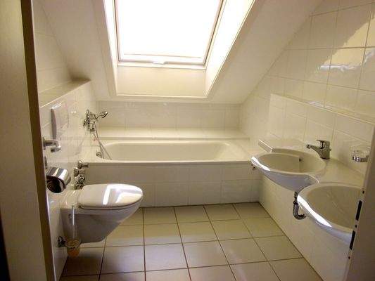 Badezimmer mal ohne Mobiliar