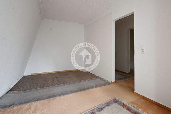 Haus RECHTS - Ankleide (Blick 2)