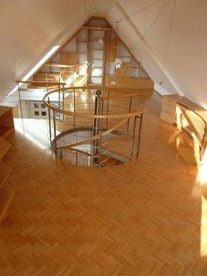 Dachspitze mit Bibliothek