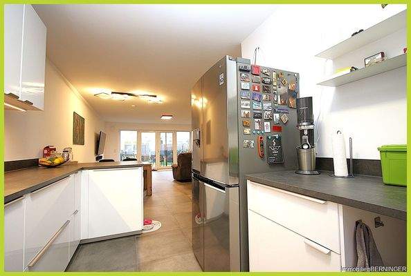 Küche mit Einbauküche