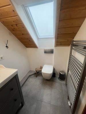 WC zu Kinderzimmer 1 im DG