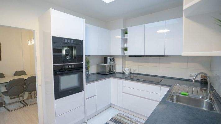 neue, hochwertige Einbauküche 