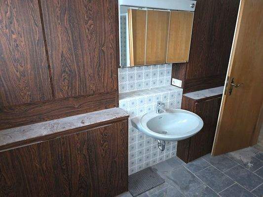 WE1 Schlafraum 2 Bad Bild 3.jpg