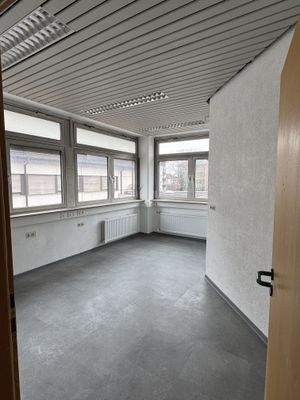 Büro-/Praxisflächen