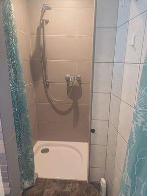 ...mit Dusche