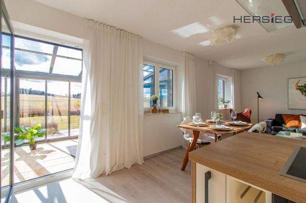 Wohn-Essbereich zum Wintergarten