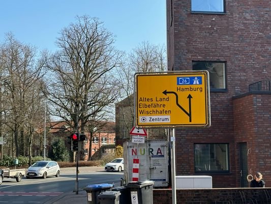 Zentral gelegen und der Bahnhof gleich um die Ecke