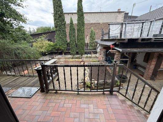 Balkon mit Blick auf den Innenhof