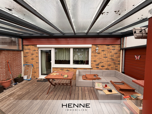 Terrasse mit Uberdachung-2.png