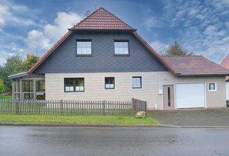 Hausansicht von der Straße