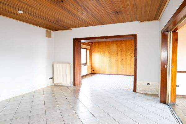 Wohnzimmer (Ansicht vom Flur)