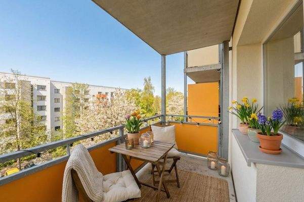 Balkon - (Einrichtung visualisiert)