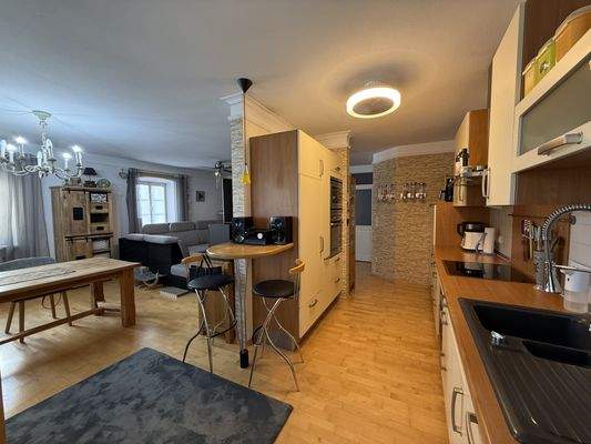 Küche und Essbereich