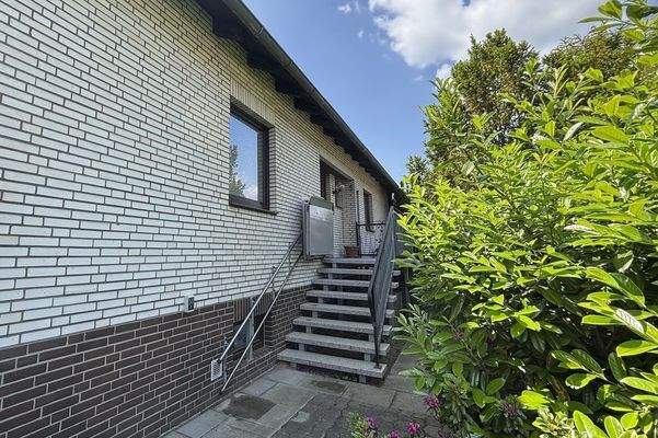 Ansicht Hauseingang mit Rollstuhlrampe