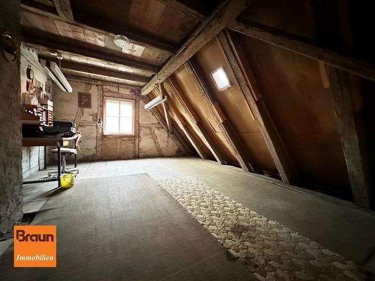 Wohnhaus mit Scheune, Trossingen, DG 