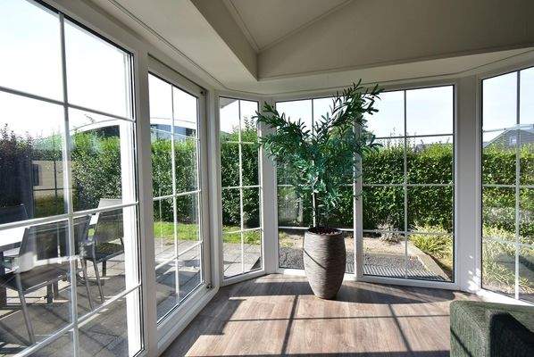 Ferienhaus EuroParcs De Rijp Wohnzimmer Offene Aufteilung006