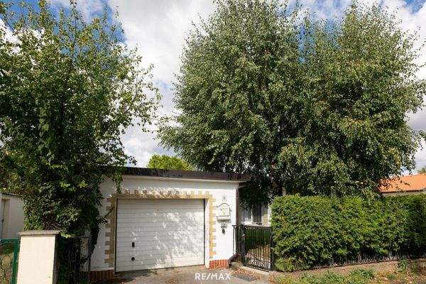 15 Garage - Ansicht Straße