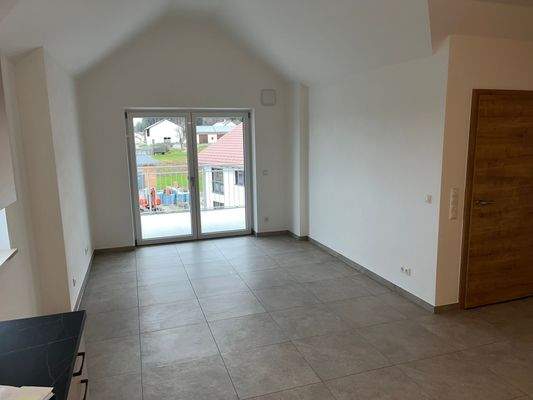 Wohnbereich mit Küche und Abstellkammer (6).jpg