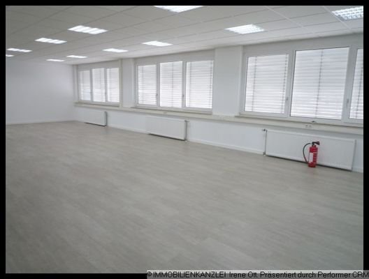 Großraum mit ca 91 m² zum Unterteilen