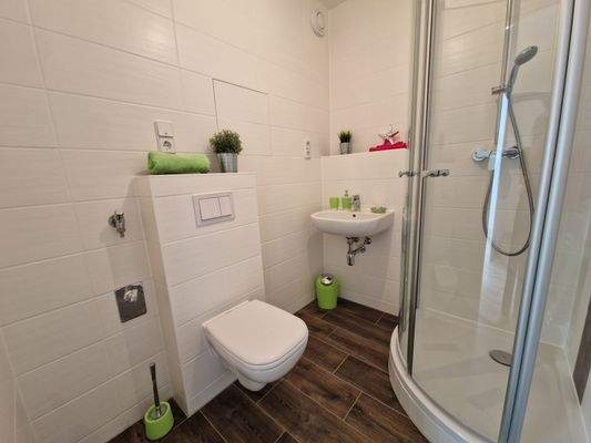 neues Bad mit Dusche