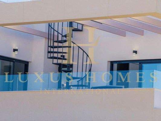 05EB11D6-46A9-46CD-A06B-946B11DC5189