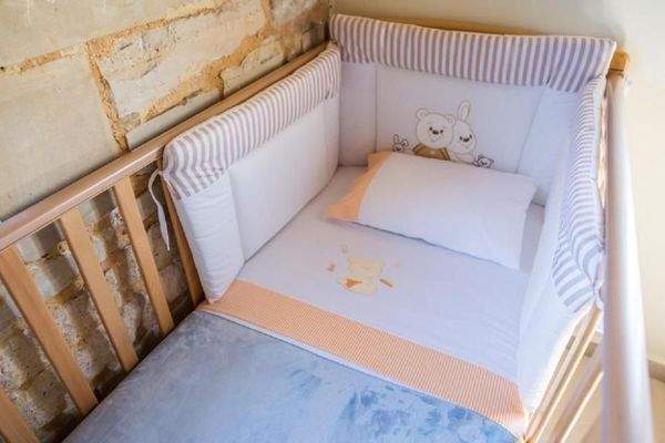 Kreta, Agia Marina: Luxuriöse Steinvilla mit Meer- und Sonnenuntergangsblick zu verkaufen