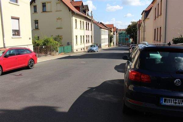 Straße vor dem Haus