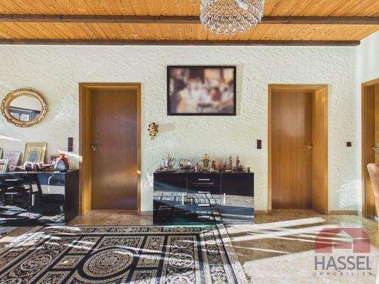 Zur Küche und ins Bad